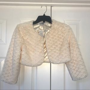 Speechless white faux fur shrug bolero NWT